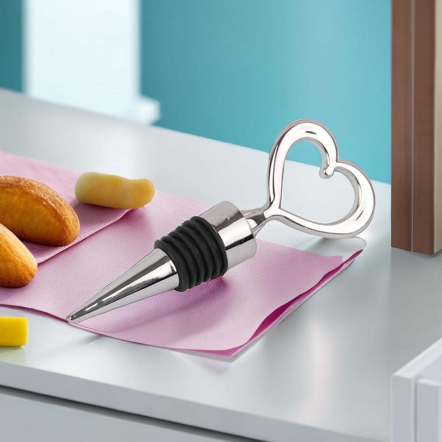 VALENTINE'S DAY: Heart Shape Heart Wine Bottle Stoppers for Guests (3 Pieces)