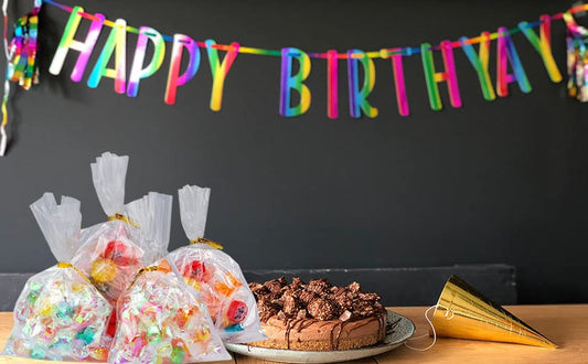 Zcintert Clear Cello Cellophane Treat Bags, 100 Pcs - 8" x 11"(2mils), Plastic Gift Bags for Candy, Party Favor, Cookies, Candies Packaging, with 4” Twist Ties